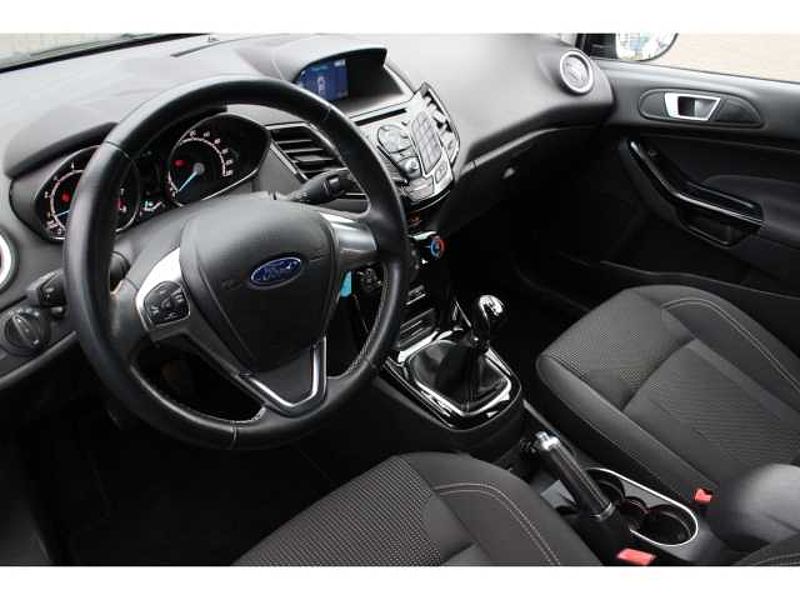 Ford Fiesta EcoBoost 1.0 Titanium Navi Ambiente Beleuchtung SHZ Notbremsass. Tel. -Vorb. PDCv