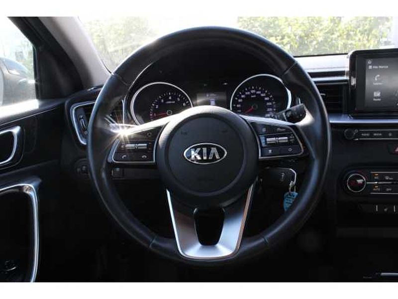 Kia Ceed Spirit 1.4 T-GDI Automatik LED ACC Apple CarPlay Android Auto Mehrzonenklima 2-Z