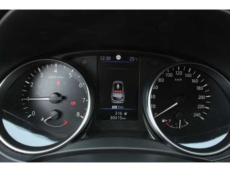 Nissan Qashqai Shiro 1,3 DIG-T 140 6MT 4X2 Navi Mehrzonenklima 2-Zonen-Klimaautom Klimaautom